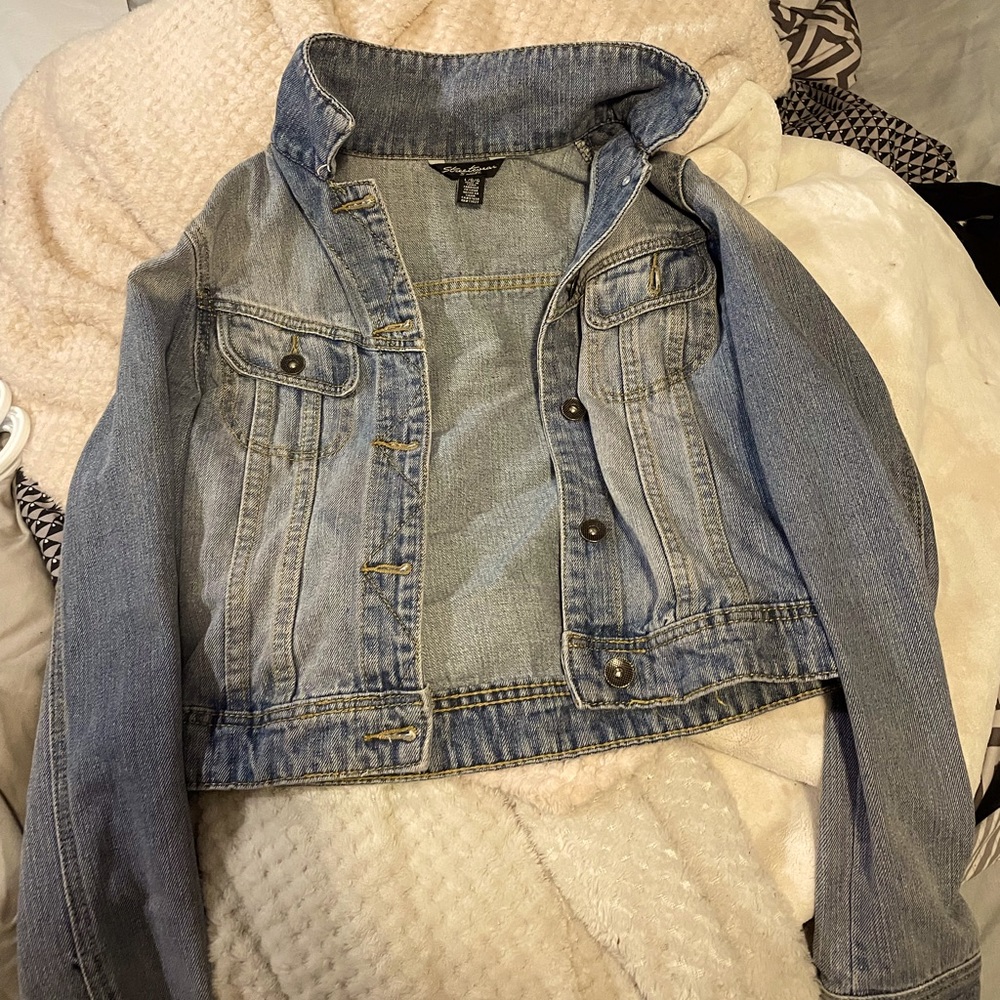 Signature style jean jacket size small!